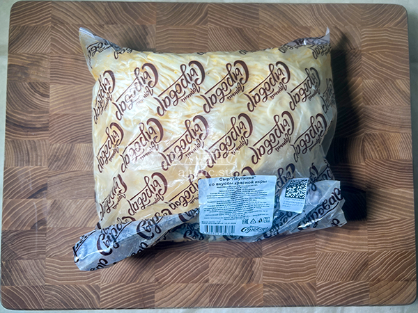 Сыр 1 кг ГОРНЫЙ СЫРОВАР (Паутинка со вкусом красной икры) в Златоусте